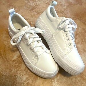 Women’s Classic Tennis Prep White Lace-Up Sneakers, Size 7, New!